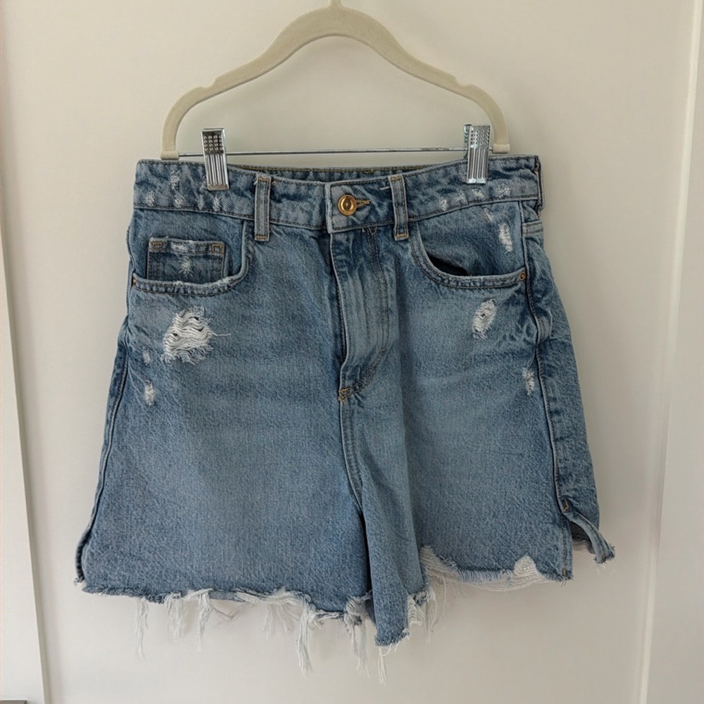 Zara cut off denim shorts size 4
